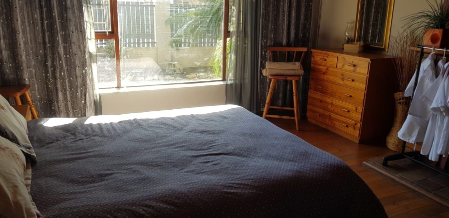 4 Bedroom Property for Sale in Lemoenkloof Western Cape